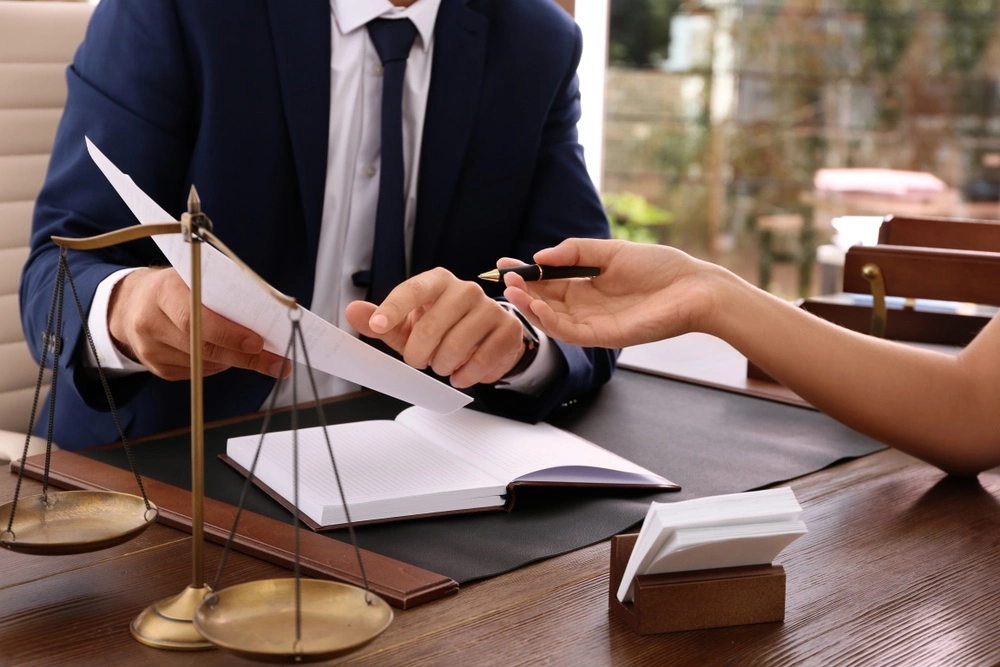 A probate lawyer helping a client with the probate process